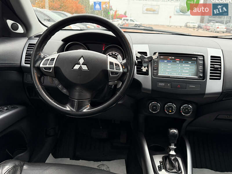 Mitsubishi Outlander 2011