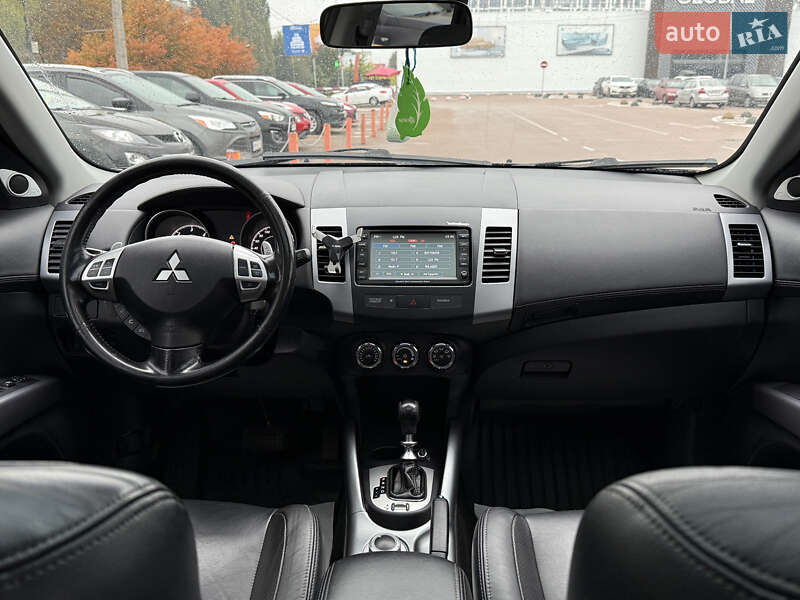 Mitsubishi Outlander 2011