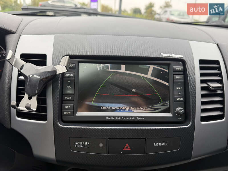 Mitsubishi Outlander 2011