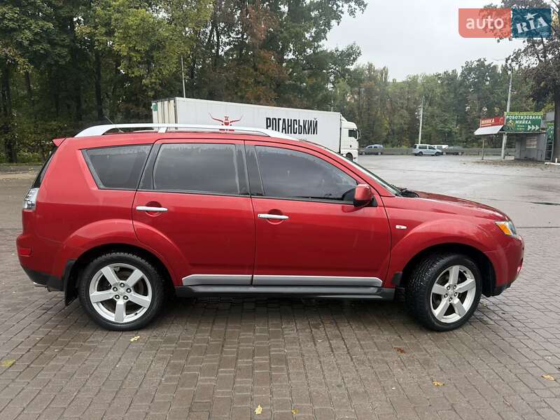 Mitsubishi Outlander XL 2009