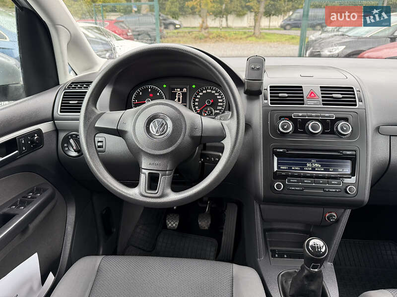 Volkswagen Touran 2012