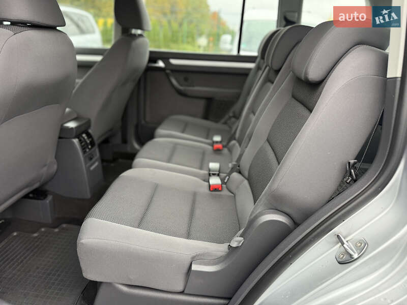 Volkswagen Touran 2012