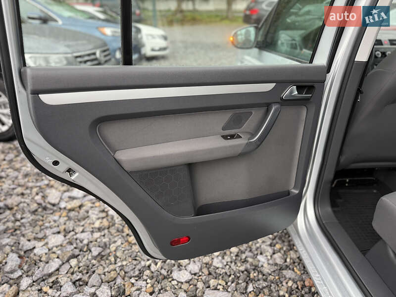 Volkswagen Touran 2012