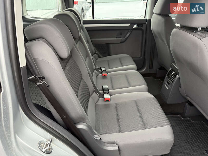 Volkswagen Touran 2012