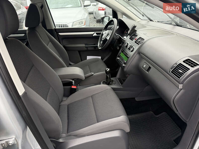 Volkswagen Touran 2012