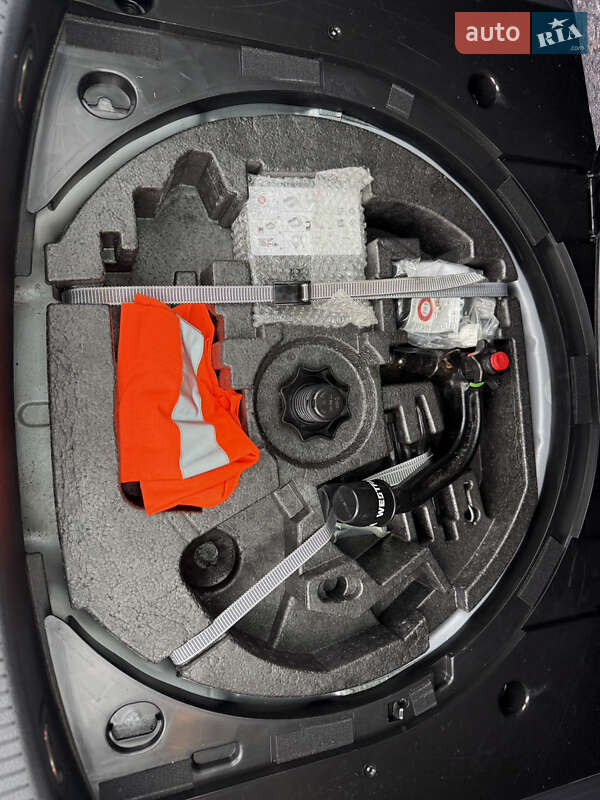 Volkswagen Touran 2012