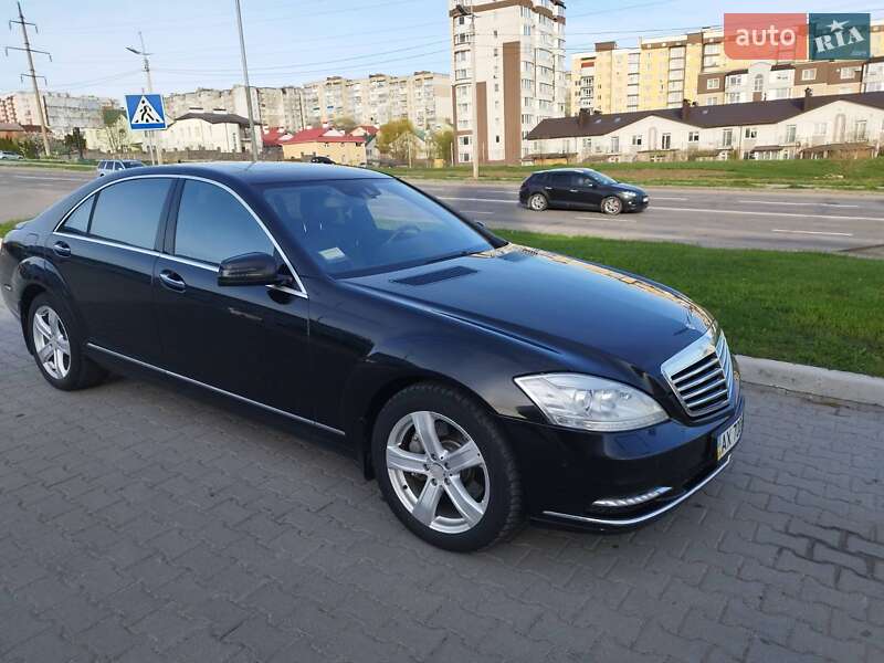 Mercedes-Benz S-Class 2010