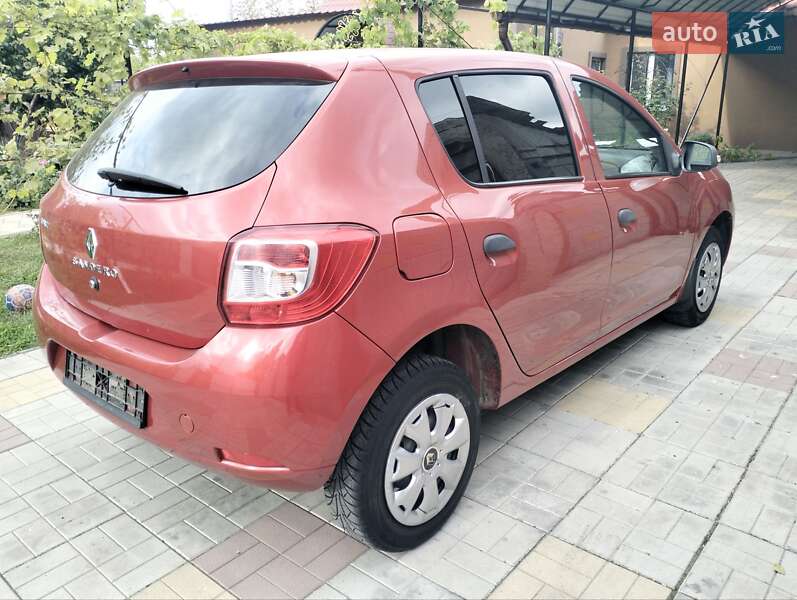 Renault Sandero 2013