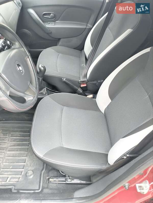 Renault Sandero 2013