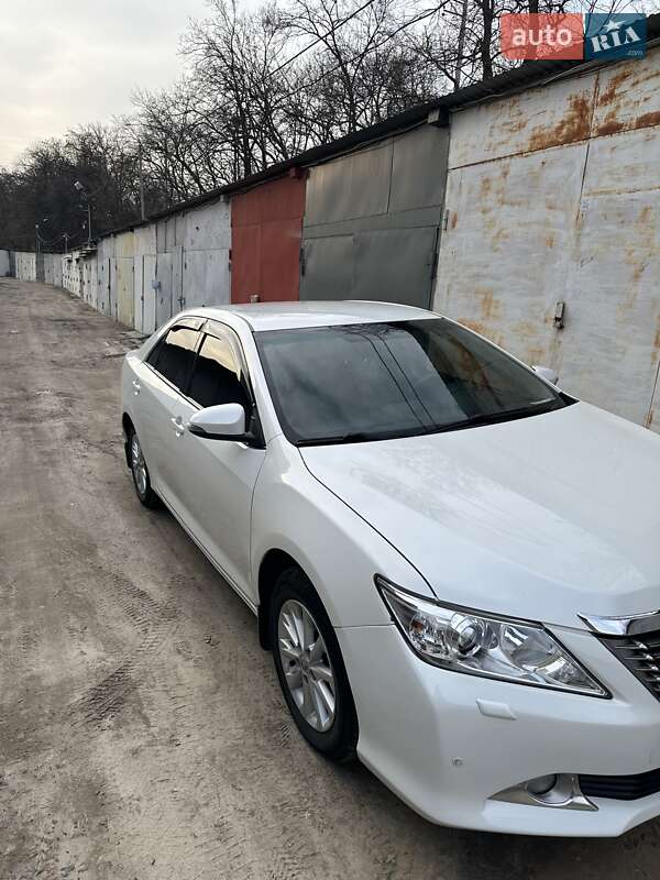Toyota Camry 2011