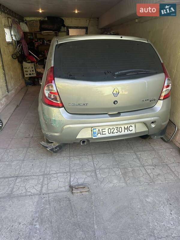 Renault Sandero 2012