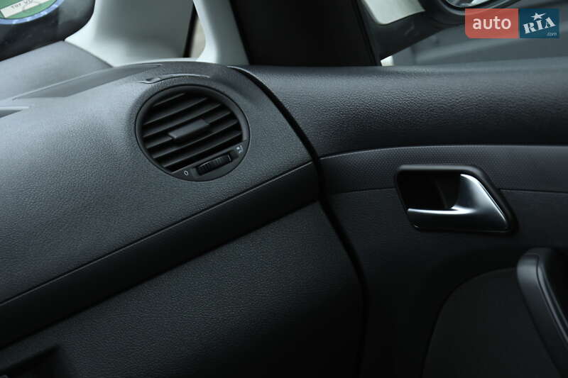 Volkswagen Caddy 2012