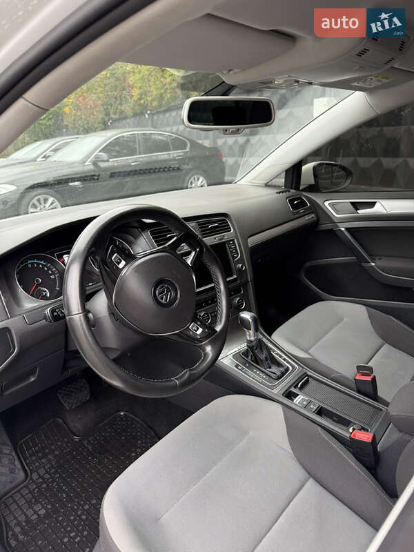 Volkswagen e-Golf 2014