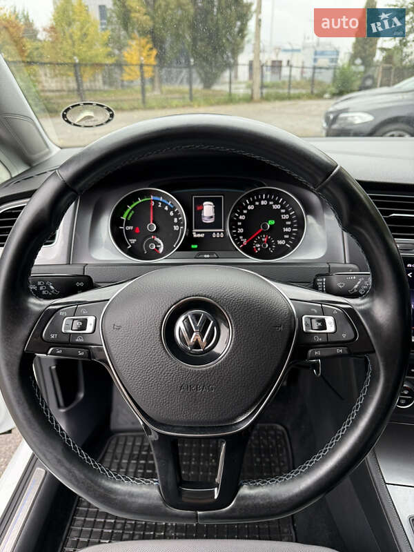 Volkswagen e-Golf 2014