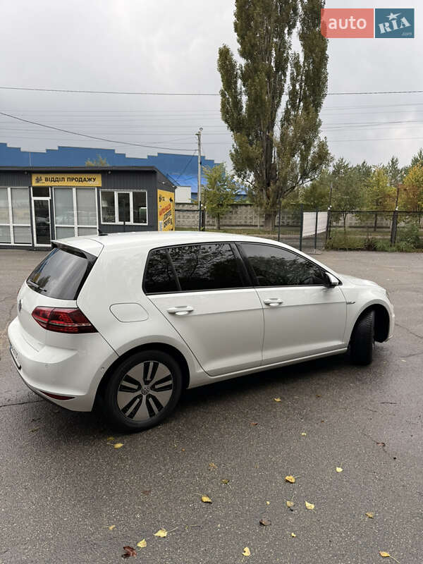 Volkswagen e-Golf 2014