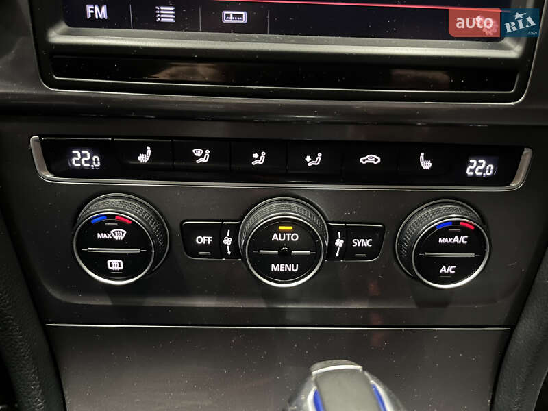 Volkswagen e-Golf 2014