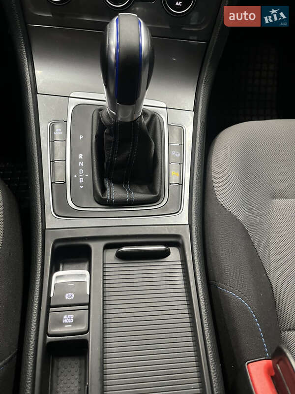 Volkswagen e-Golf 2014