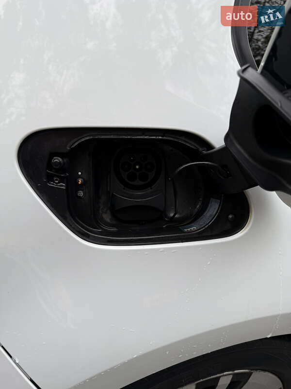 Volkswagen e-Golf 2014