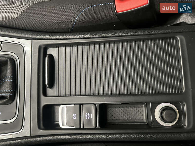 Volkswagen e-Golf 2014