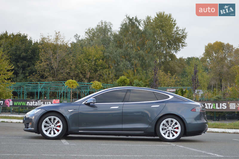 Tesla Model S 2015