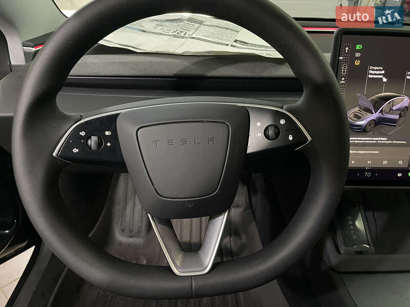 Tesla Model 3 2025