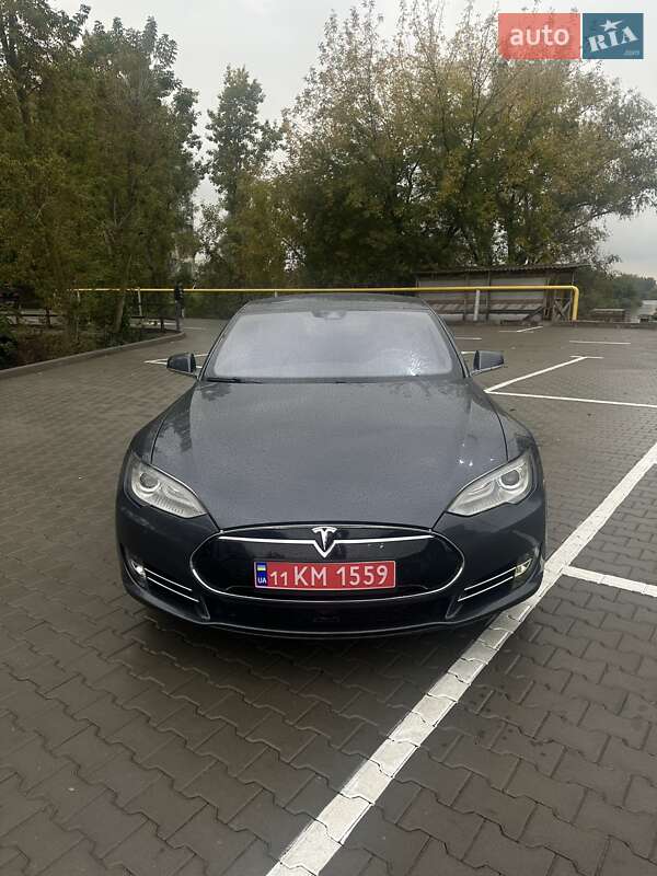 Tesla Model S 2016