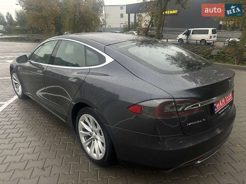 Tesla Model S 2016