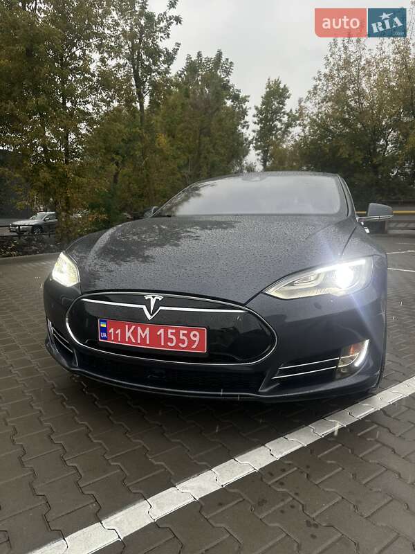 Tesla Model S 2016