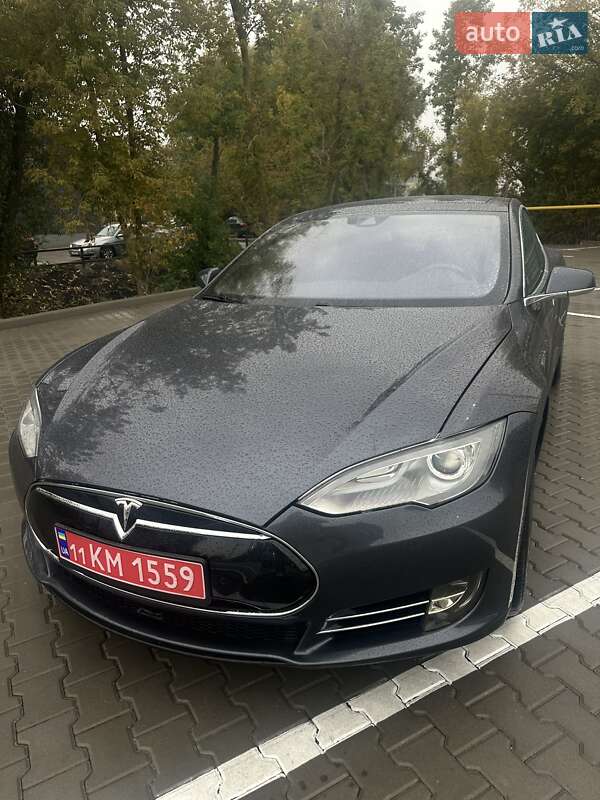 Tesla Model S 2016