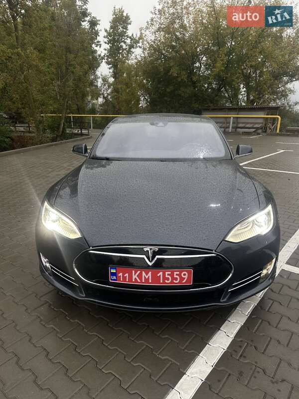 Tesla Model S 2016
