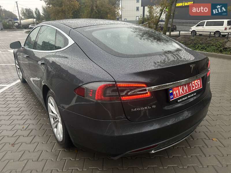 Tesla Model S 2016
