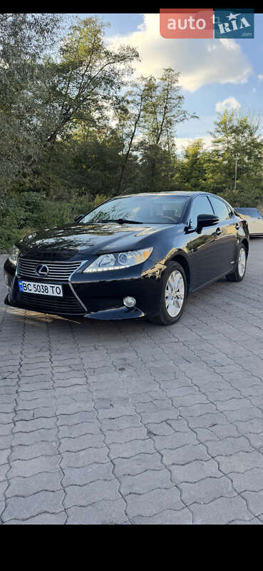 Lexus-16