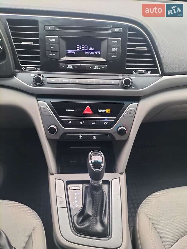 Hyundai Elantra 2016