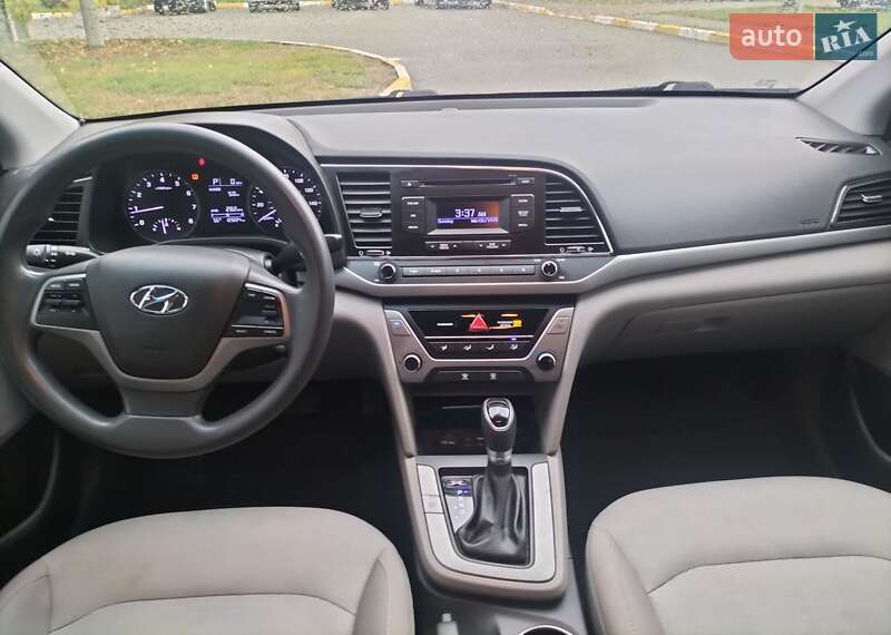 Hyundai Elantra 2016