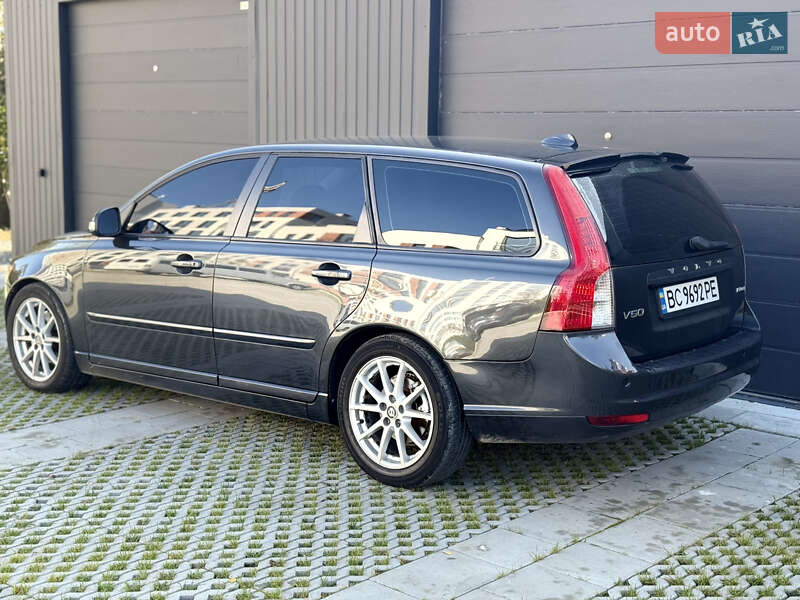 Volvo V50 2010