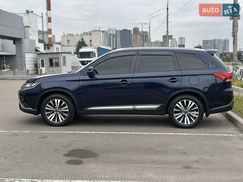 Mitsubishi Outlander 2021