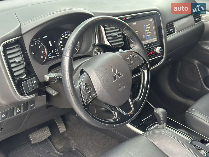 Mitsubishi Outlander 2021