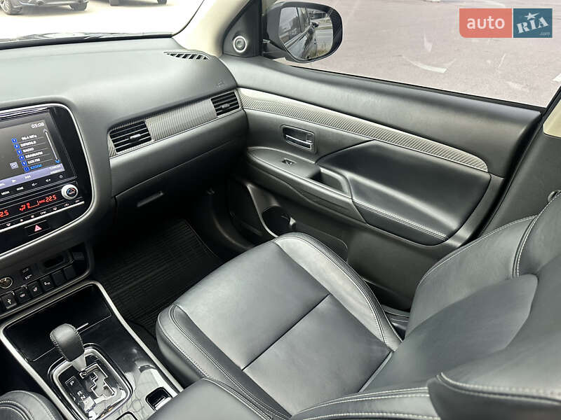 Mitsubishi Outlander 2021