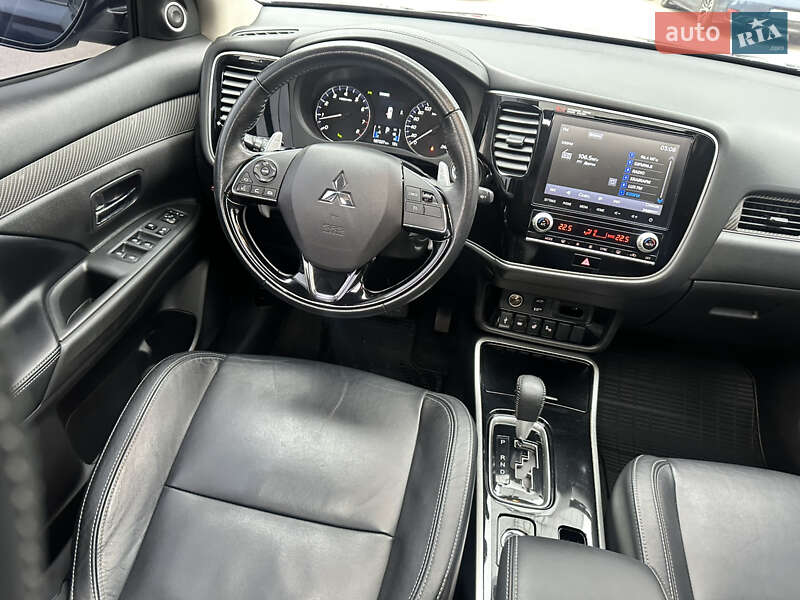 Mitsubishi Outlander 2021