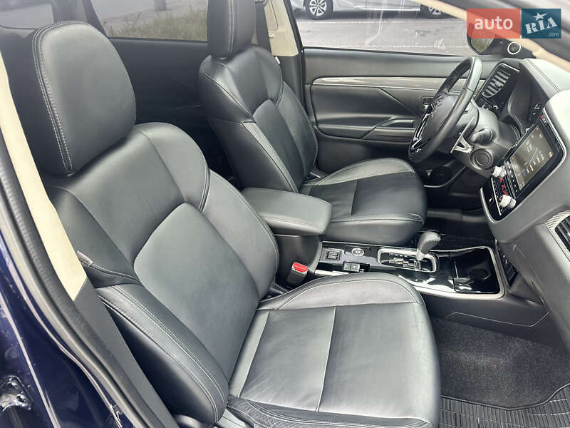 Mitsubishi Outlander 2021