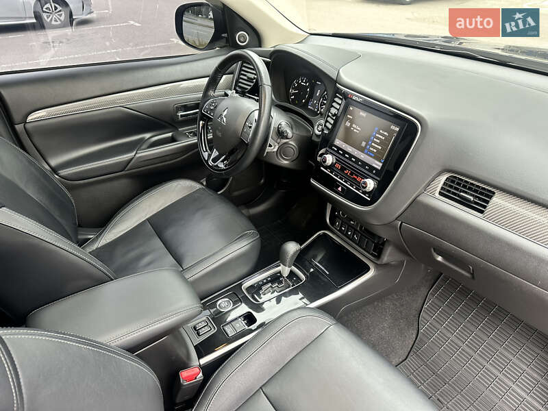 Mitsubishi Outlander 2021