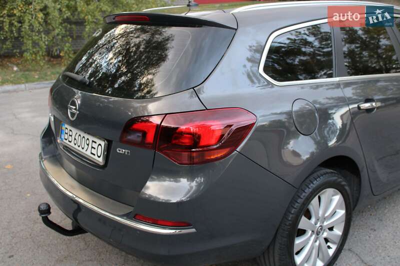 Opel Astra 2012