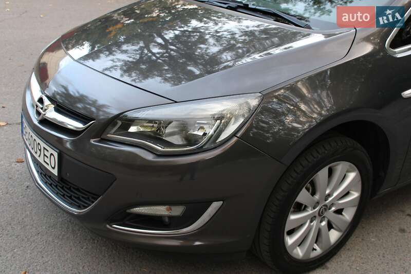 Opel Astra 2012