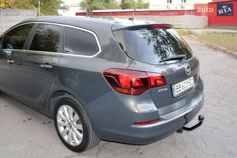 Opel Astra 2012