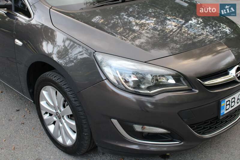 Opel Astra 2012