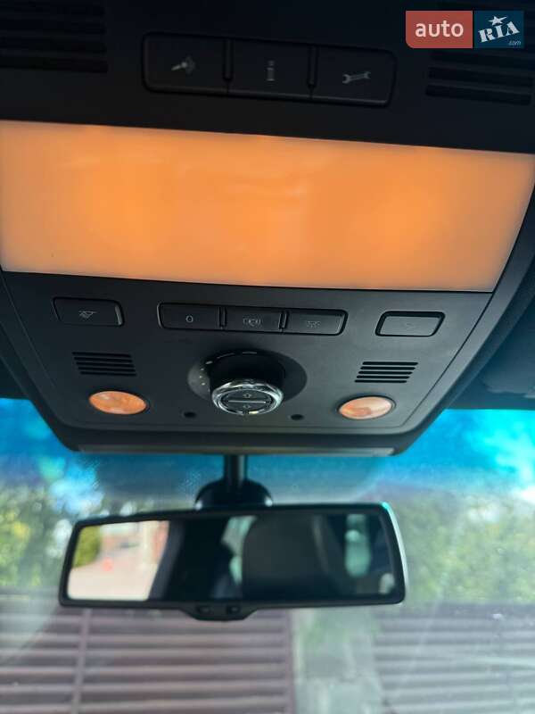 Volkswagen Touareg 2012