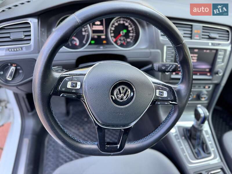 Volkswagen e-Golf 2014