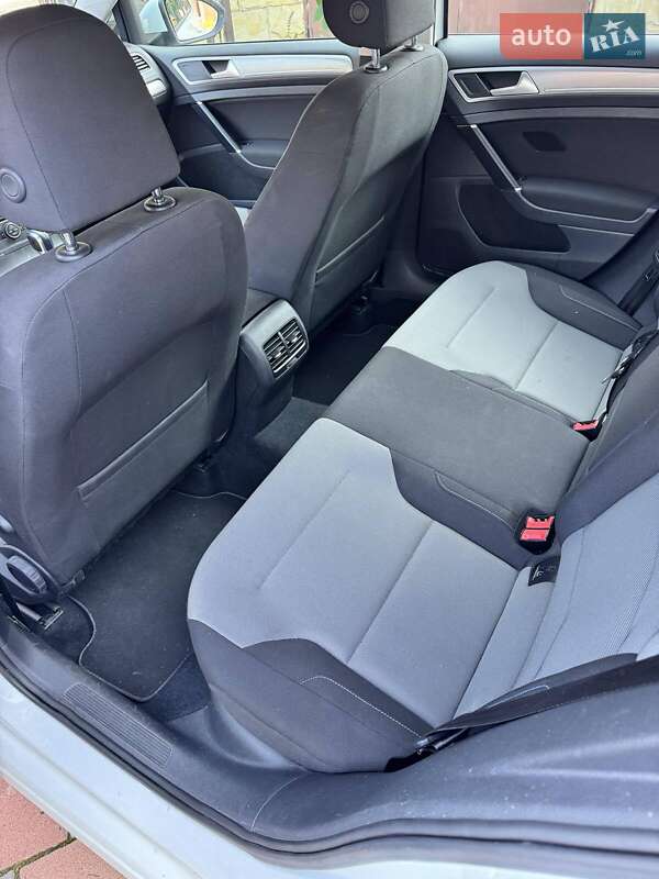 Volkswagen e-Golf 2014