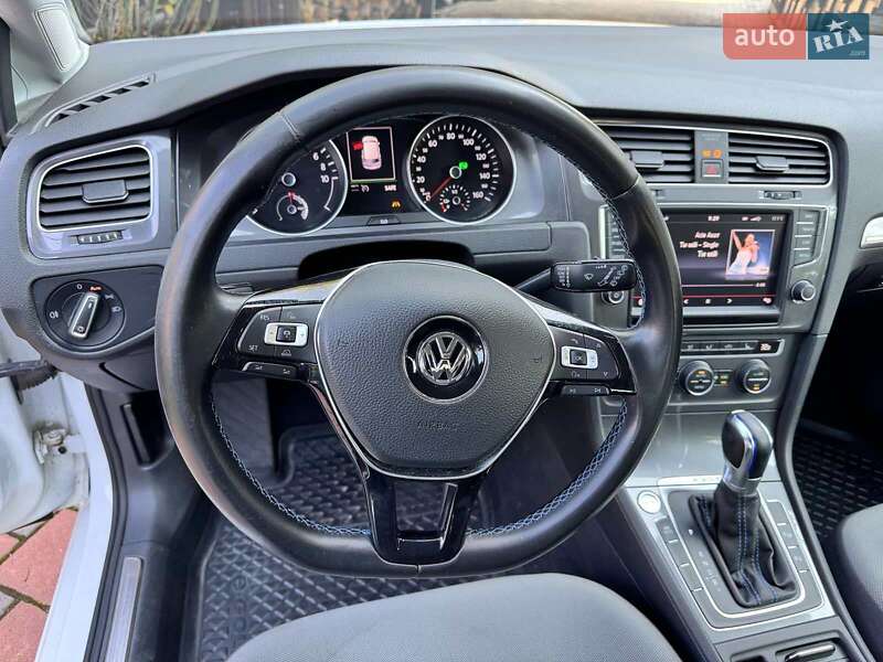 Volkswagen e-Golf 2014