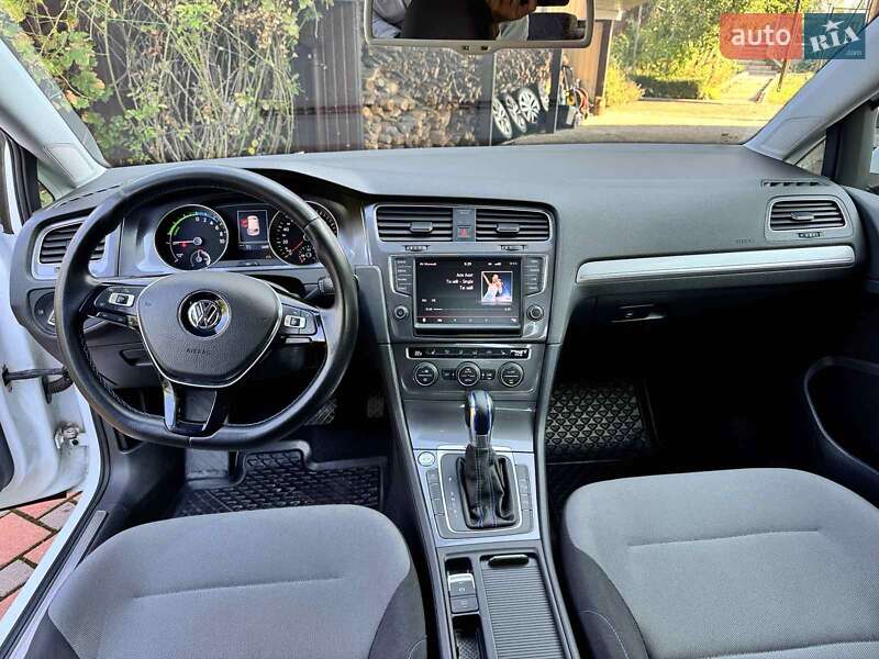 Volkswagen e-Golf 2014